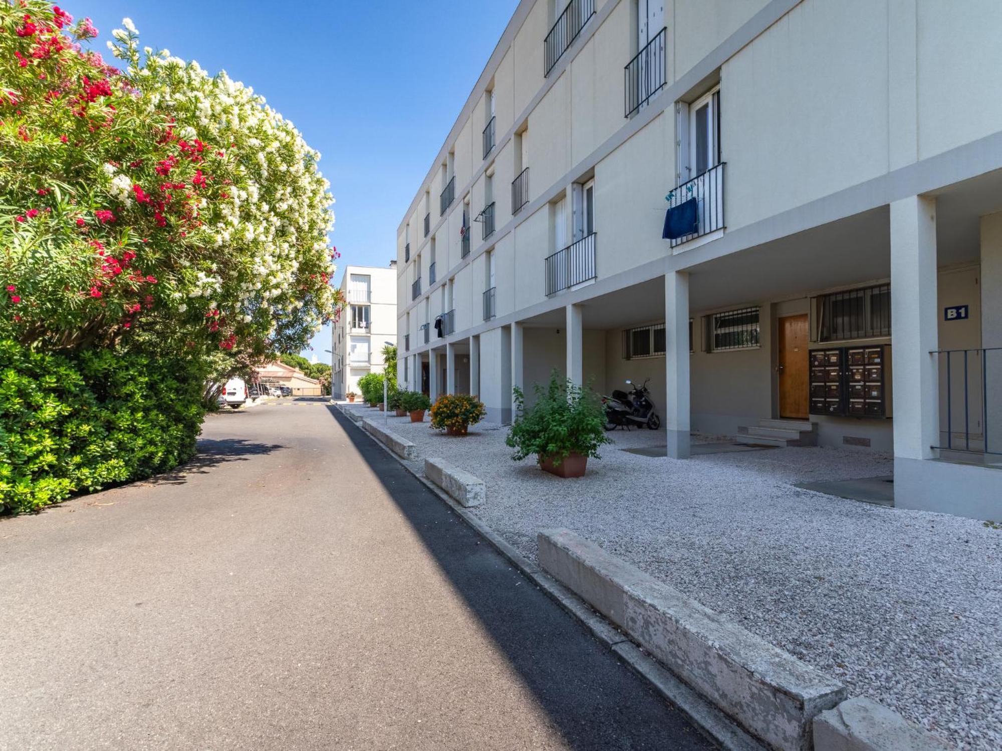 Apartment Les Roses Lauriers By Interhome Le Lavandou Exteriör bild