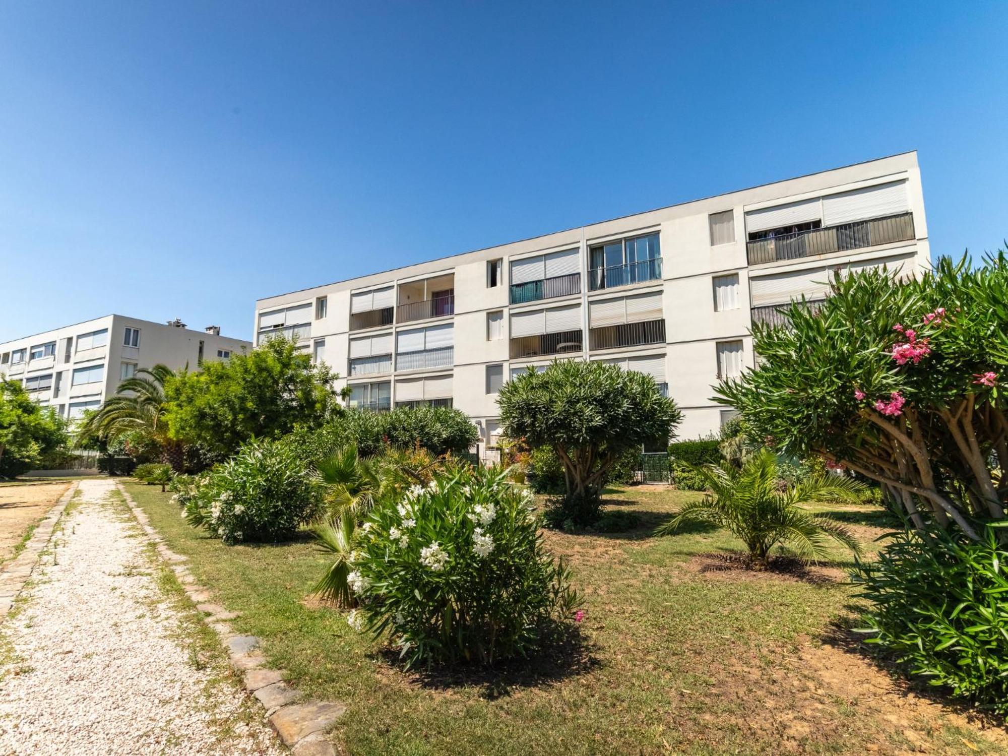 Apartment Les Roses Lauriers By Interhome Le Lavandou Exteriör bild