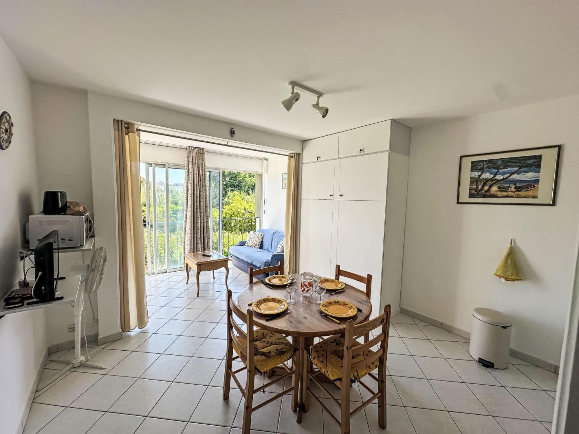 Apartment Les Roses Lauriers By Interhome Le Lavandou Exteriör bild
